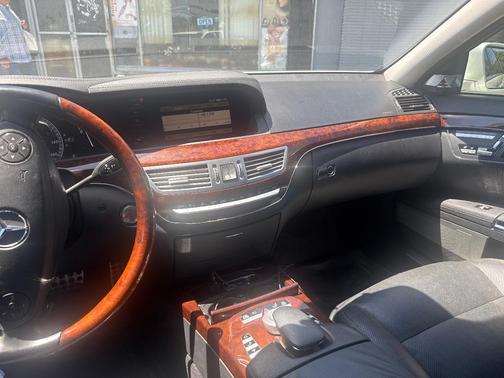 White 2011 Mercedes-Benz S-Class S 550