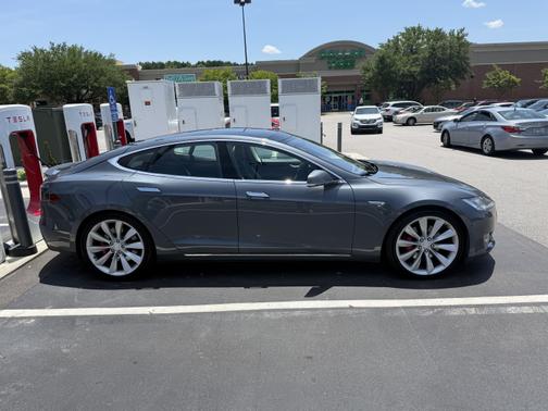 2014 Tesla Model S 85