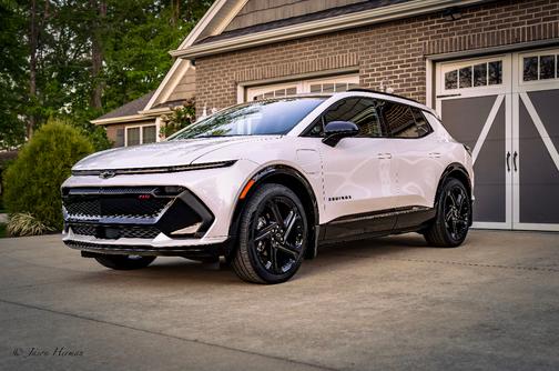 White 2025 Chevrolet Equinox EV RS