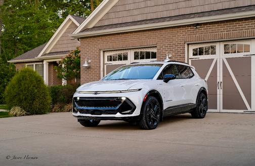 White 2025 Chevrolet Equinox EV RS