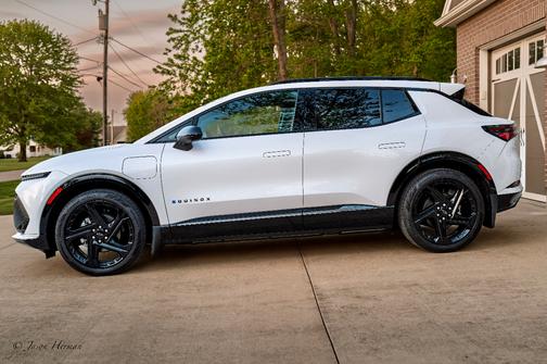 White 2025 Chevrolet Equinox EV RS