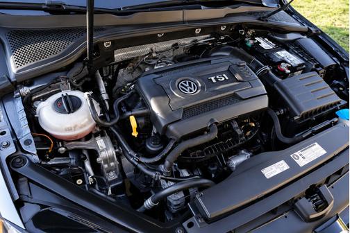 Black 2015 Volkswagen Golf Man TSI S