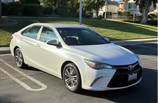 2016 Toyota Camry SE