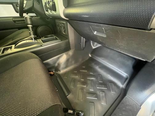 Silver 2007 Toyota FJ Cruiser Base