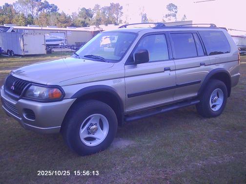 2000 Mitsubishi Montero Sport LS