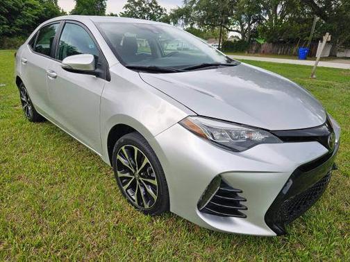 Silver 2017 Toyota Corolla SE Special Edition