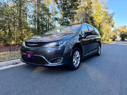 2020 Chrysler Pacifica Touring L