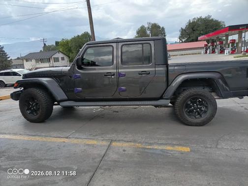 Gray 2022 Jeep Gladiator Willys Sport