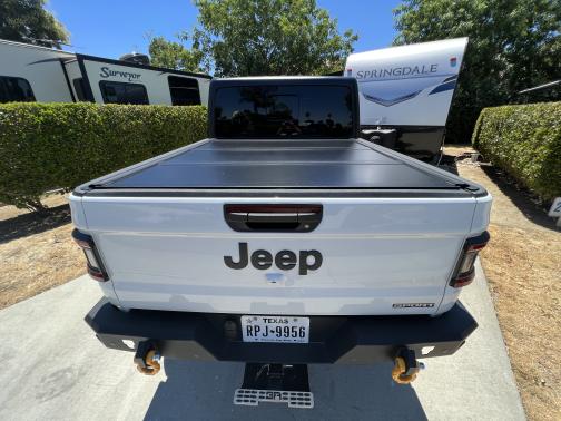 Photo 3 of 30 of 2021 Jeep Gladiator Sport S