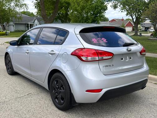 2017 Kia Forte5 LX