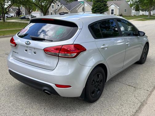 2017 Kia Forte5 LX
