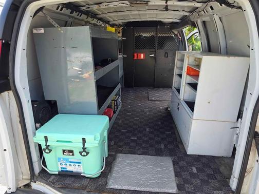White 2007 Chevrolet Express 1500 Cargo