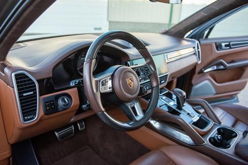 Gray 2020 Porsche Cayenne Cayenne Turbo