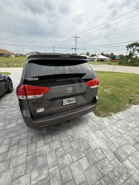 Silver 2014 Toyota Sienna LE