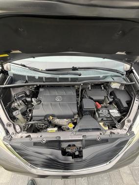 Silver 2014 Toyota Sienna LE