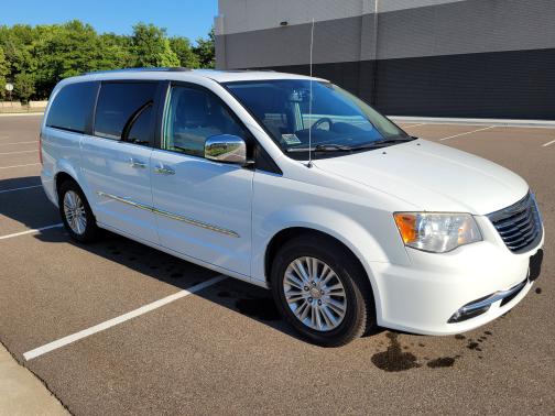 2014 Chrysler Town & Country Limited