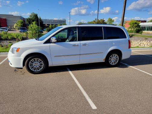2014 Chrysler Town & Country Limited