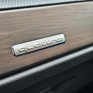 2020 Audi Q3 45 S line Prestige