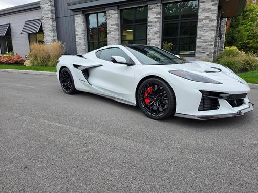 White 2027 Chevrolet Corvette ZR1X w/3LZ
