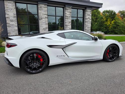 White 2027 Chevrolet Corvette ZR1X w/3LZ
