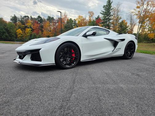 White 2027 Chevrolet Corvette ZR1X w/3LZ