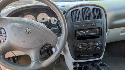 Gold 2006 Dodge Grand Caravan SE