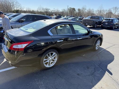 2011 Nissan Maxima SV