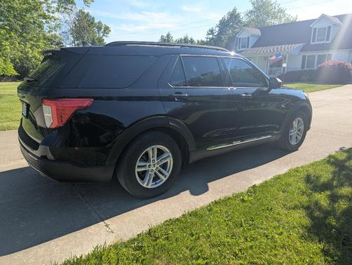 Black 2021 Ford Explorer XLT