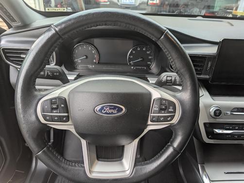 Black 2021 Ford Explorer XLT