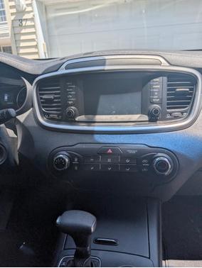 Gray 2019 Kia Sorento LX