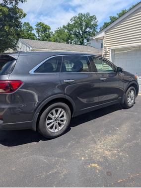 Gray 2019 Kia Sorento LX