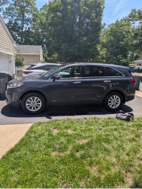 Gray 2019 Kia Sorento LX