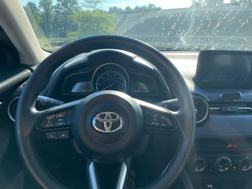 Blue 2019 Toyota Yaris Sedan L