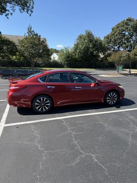 Red 2016 Nissan Altima 2.5 SL