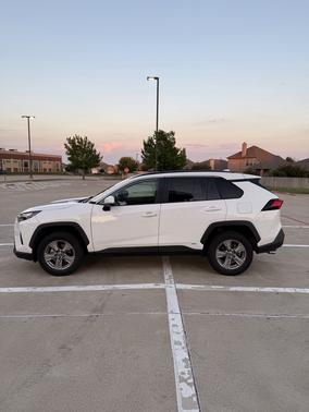 2023 Toyota RAV4 Hybrid XLE