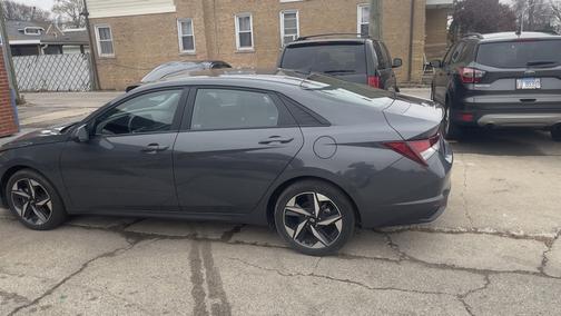 2023 Hyundai ELANTRA SEL