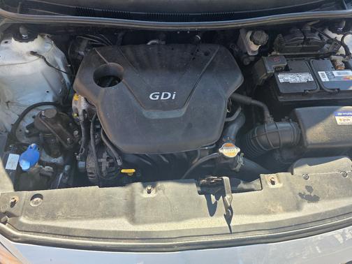 White 2016 Hyundai Accent SE