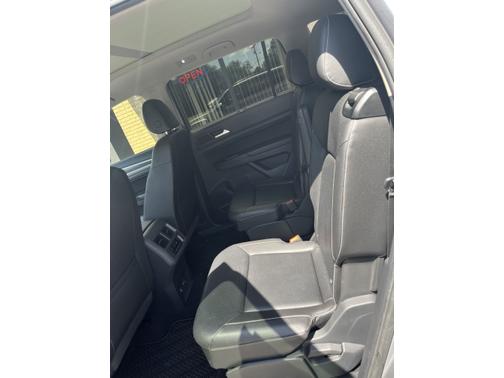 2021 Volkswagen Atlas 3.6L SE w/Technology R-Line