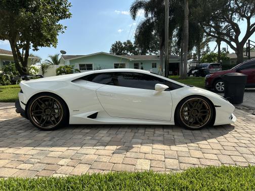 2016 Lamborghini Huracan LP610-4