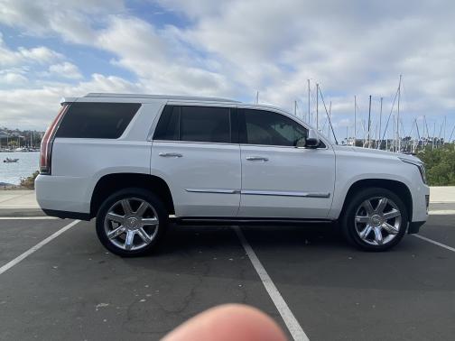 Photo 2 of 12 of 2017 Cadillac Escalade Premium Luxury