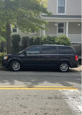 Photo 1 of 21 of 2018 Dodge Grand Caravan SXT