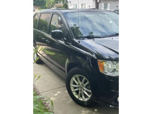Photo 2 of 21 of 2018 Dodge Grand Caravan SXT