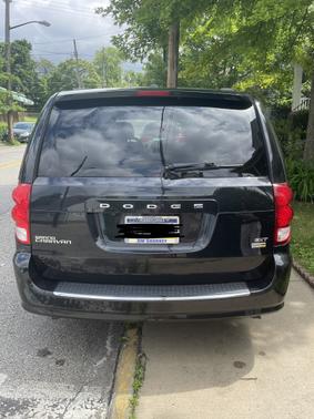 Photo 3 of 21 of 2018 Dodge Grand Caravan SXT