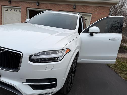 2018 Volvo XC90 T6 Momentum