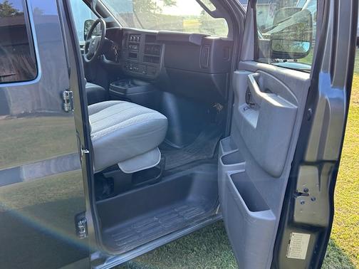 2017 GMC Savana 2500 LT