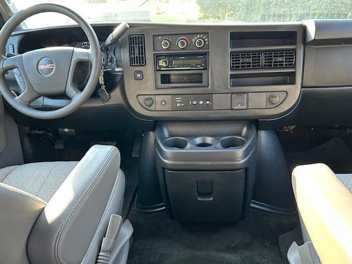 2017 GMC Savana 2500 LT