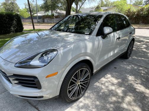 2023 Porsche Cayenne Platinum Edition