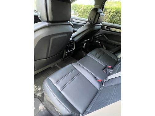 2023 Porsche Cayenne Platinum Edition