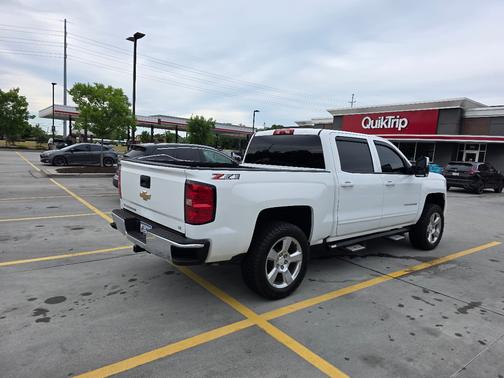 White 2018 Chevrolet Silverado 1500 2LT