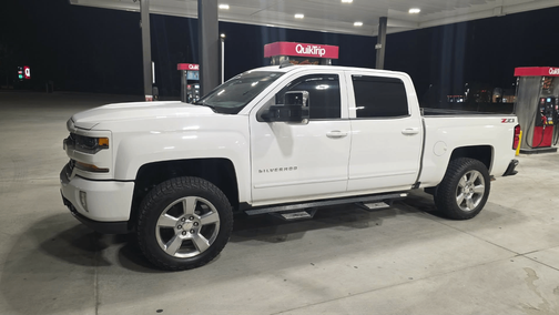 White 2018 Chevrolet Silverado 1500 2LT